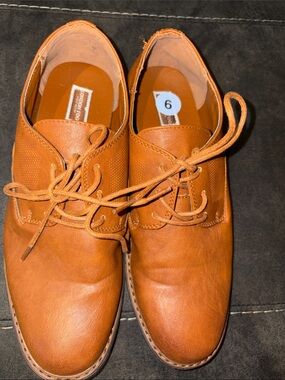 London Fog Cognac Leather Derby Shoes